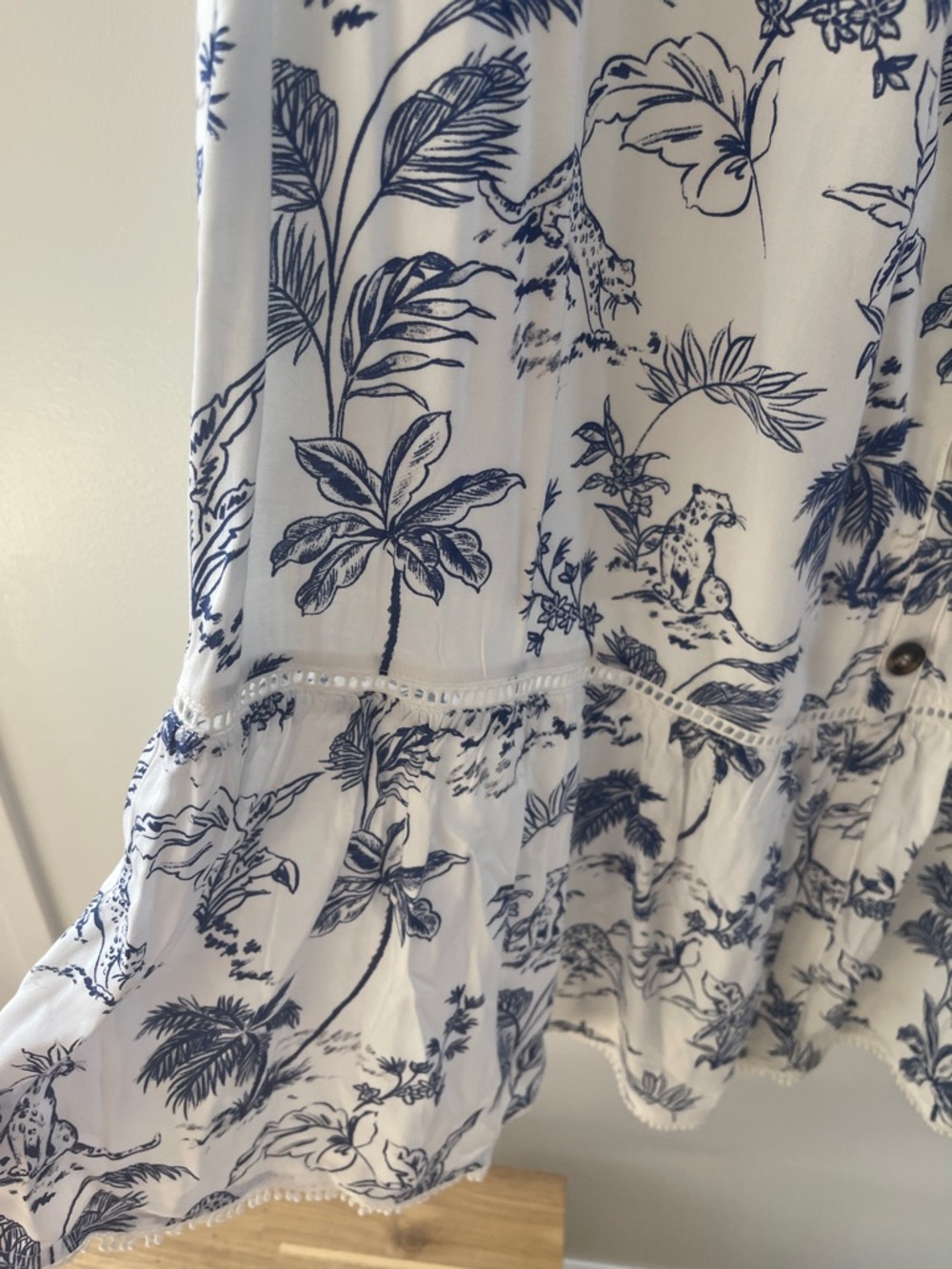 Lost + Wander White Maxi Dress with Blue Tropical Print NWT Size L - Picture 6 of 13